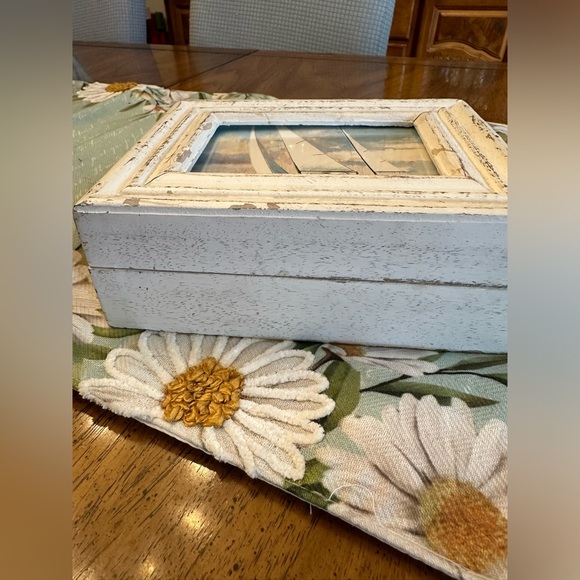 Cute coastal trinket box, white wash box, picture frame top excellent condition - Picture 8 of 13